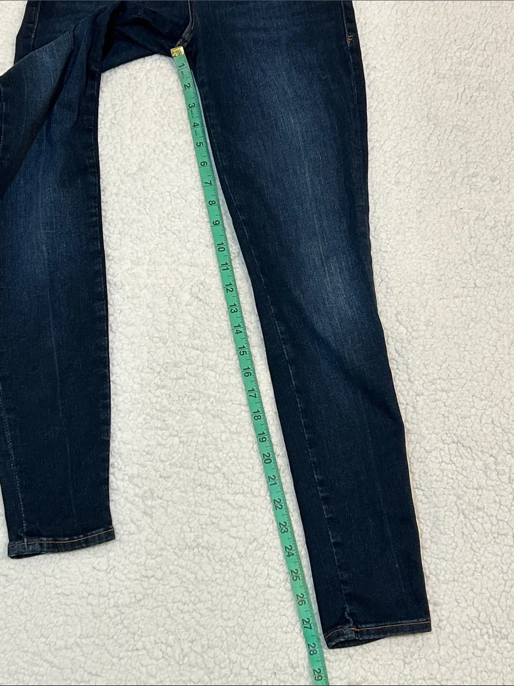 Frame Le One Skinny Jeans in Kodak size 1 (Juniors)